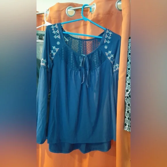 Lot Clothing Size Large Womens Bundle Tops Mixed
Lots of 5 Clothing Mixed Brands - Picture 3 of 8